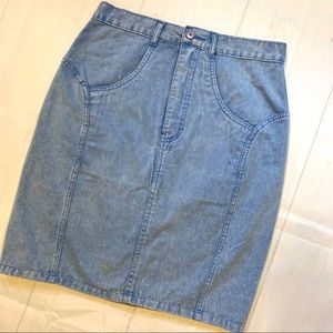 Vintage 80s-90s Pencil Skirt Light Denim Jean Size 9/10 28” Waist- Filippo Totti